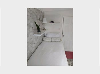 Roomgo UK - 1 Beautifully Decorated Single Room, Burnley - £500 pcm