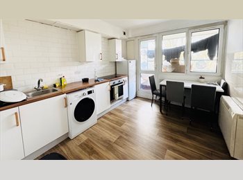 Roomgo UK - Room available in Shared flat, Deptford - £700 pcm