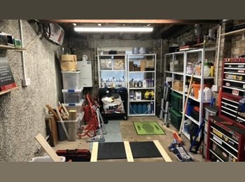 Roomgo UK - Premium Secure Garage to Rent in Central Horsham | Optional Parking Space, Horsham - £120 pcm