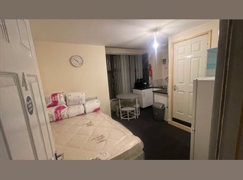 Roomgo UK - En-suite rooms available in b21, benefits accepted, Winson Green - £1 pcm