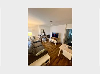 Roomgo UK - Friendly Maisonette near Kennington Park, Kennington - £820 pcm