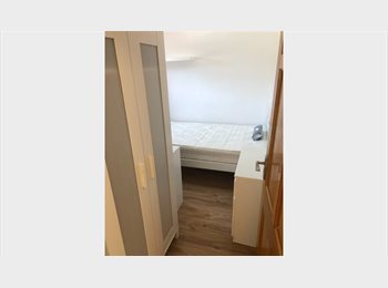 Roomgo UK - £750pcm Ensuite small Double Room all Bills inc, Greenwich - £750 pcm