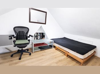 Roomgo UK - Room in a Shared House, Sunningfields Road, NW4, Hendon - £850 pcm