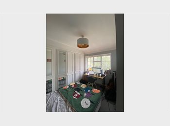 Roomgo UK - Double Room in Shepherds Bush, White City - £941 pcm