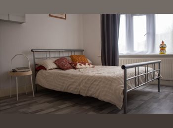 Roomgo UK - Bright Double Room - Peaceful Wembley Location, Hendon - £800 pcm