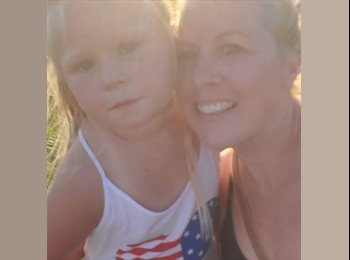 Roomgo UK - Mel - 42 - United Kingdom