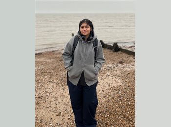 Roomgo UK - Saika - 28 - Exeter