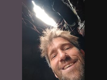 Roomgo UK - Robin - 47 - Halifax