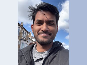 Roomgo UK - Akir - 21 - Waddon