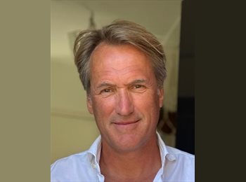 Roomgo UK - Jeroen - 56 - Charing Cross