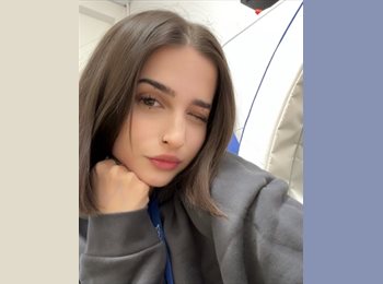 Roomgo UK - Anya  - 26 - Charing Cross