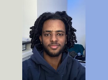 Roomgo UK - Leon - 19 - Hull