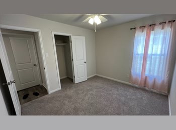 Roomgo US - Room For Rent, Conroe - $750 pm