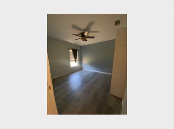 Roomgo US - Private Room For Rent, Cape Coral - $950 pm