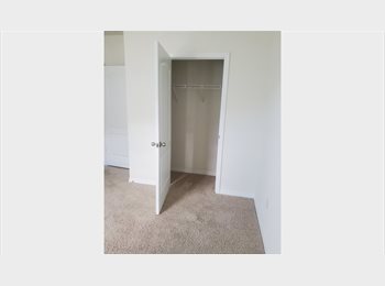 Roomgo US - Room for rent, Cypress Gardens - $600 pm