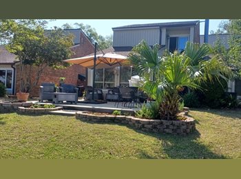 Roomgo US - Beautiful fully furnished guest master suite on a golf course, Loxley - $1,000 pm