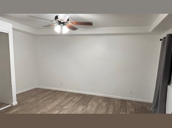 Roomgo US - Roommate wanted to enjoy 4 bdrm home with pool, Granite Hills - $1,400 pm