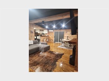 Roomgo US - $1,000 / 3br - Roommate Wanted in River-Adjacent 3BR Rancher – Move-In Ready Room (Hayes), Williamsburg - $1,000 pm