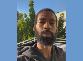 Roomgo US - Juanya Hawthorne  - 30 - San Diego