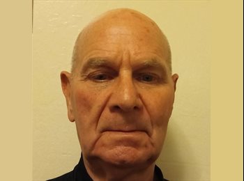 Roomgo US - Michael - 72 - Marina