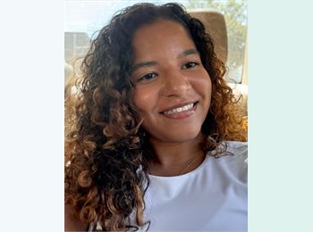 Roomgo US - Deana Martinez  - 23 - Trenton