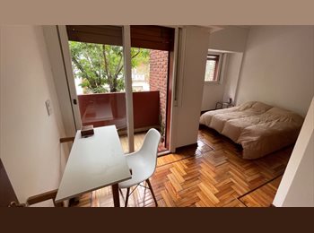 Roomgo AR - Habitación con baño privado y balcón, en CASA, Parque Chas, Capital Federal - AR$ 740.000 pm