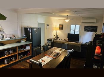 Roomgo AU - nicely situated, air conditioned, little backyarded post war house., Red Hill - $300 pw