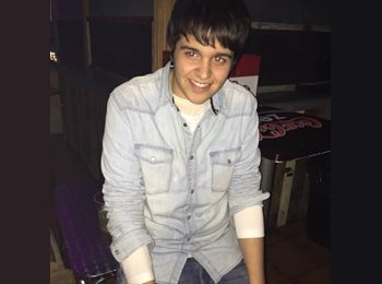 Roomgo AU - Dani - 28 - Perth