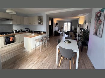 Appartager BE -  **Chambre avec douche privative – Colocation calme – Bruxelles**, Saint Gilles Sint Gillis - 600 € pm