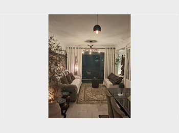 Roomgo BR - suíte moema, Moema - R$ 2.200 Por mês