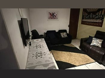 Roomgo BR - Quarto Individual p/ Estudante (Masculino) - Republica Janoski, Curitiba - R$ 850 Por mês