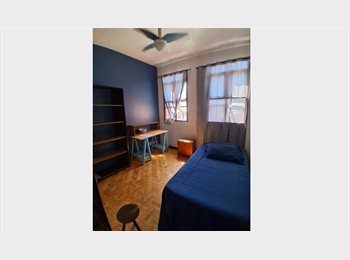 Roomgo BR - Quarto Mobiliado CH, Porto Alegre - R$ 1.300 Por mês