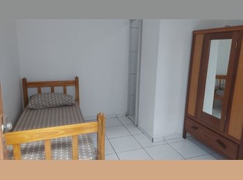 Roomgo BR - Suítes para Homens, Tatuapé - R$ 1.050 Por mês