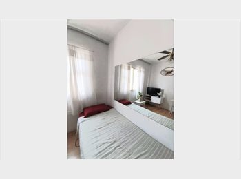 Roomgo BR - Quarto para rapazes na Estaçâo Berrini, Moema - R$ 1.400 Por mês