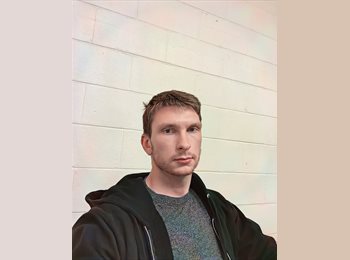 Roomgo CA - Vladyslav  - 27 - Canada