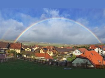 Roomgo CH - Collocation dans appartement meublé ensoleillé dans maison campagnarde à Bavois, situé entre Lausann, Gros de Vaud - 1 380 CHF / Mois