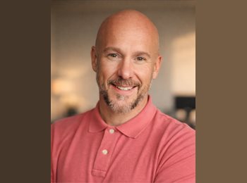 Roomgo CH - Erick - 49 - Genève