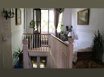 CompartoDepto CL - Casa Rosas, solo Jóvenes, Santiago Centro - CH$200.000 por mes