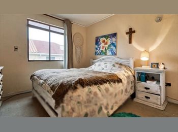 CompartoDepto CL - PRECIOSA PIEZA (Grecia 8385) EN CASA DE CONDOMINIO PRIVADO, ESTACIONAMIENTO Y PISCINA., La Reina - CH$345.000 por mes