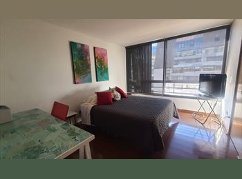 CompartoDepto CL - Arriendo habitación amueblada, cama 2 plazas, TV, escritorio, cable, calefacción por losa radiante i, Providencia - CH$450.000 por mes