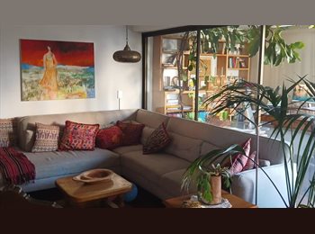 CompartoDepto CL - Luminosa habitación en hermoso depto sector Las Lilas, Providencia - CH$500.000 por mes