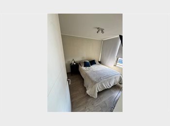 CompartoDepto CL - BUSCO ROOMIE, Santiago Centro - CH$400.000 por mes