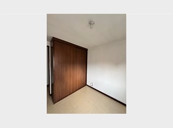 CompartoApto CO - Habitación en arriendo para mujer – baño privado, Medellín - COP$ 1.200.000 por mes