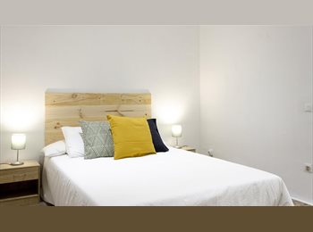 Roomgo ES - ¡Habitación doble en un piso reformado en Gracia! RH17-R3, Gràcia - 1.050 € por mes