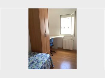 Roomgo ES - Habitación exterior con mucha luz y sol, L'hospitalet - 565 € por mes