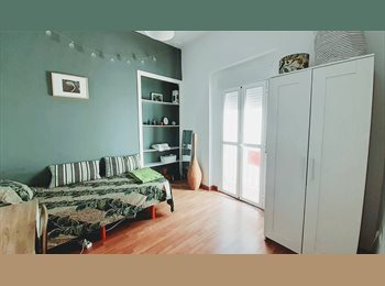 Roomgo ES - Habitación julio y agosto para estudiantes y trabajadoras, Cádiz - 480 € por mes