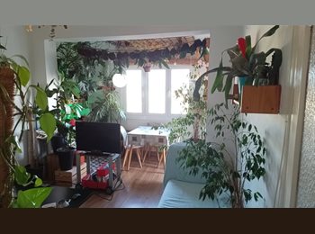 Roomgo ES - Habitación con vistas al pie de la montaña, Horta Guinardó - 450 € por mes