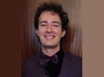 Roomgo ES - Damián - 22 - Sevilla