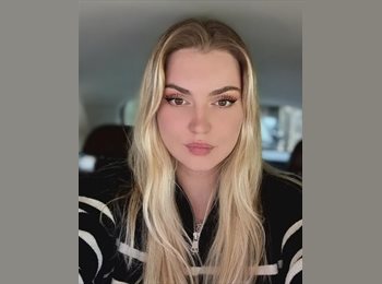 Roomgo ES - Olena - 25 - Pamplona