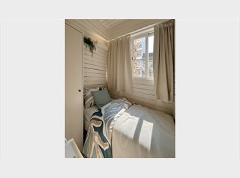 Roomgo HK - Single Room, Tung Fong Building, Wan Chai, Wan Chai - HKD7,900 pcm